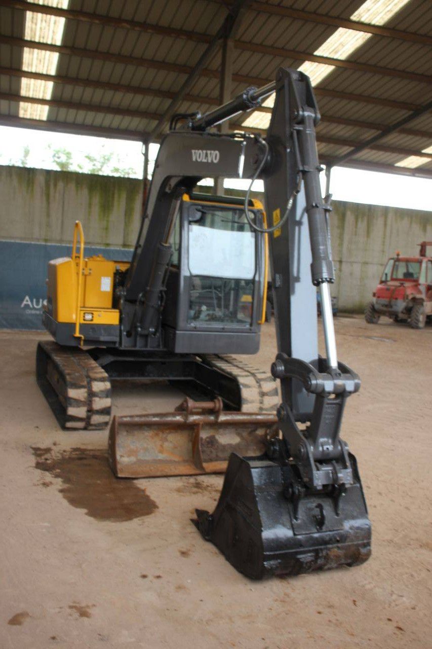 Rupsgraafmachine Volvo EC80D Diesel 42kW 2017