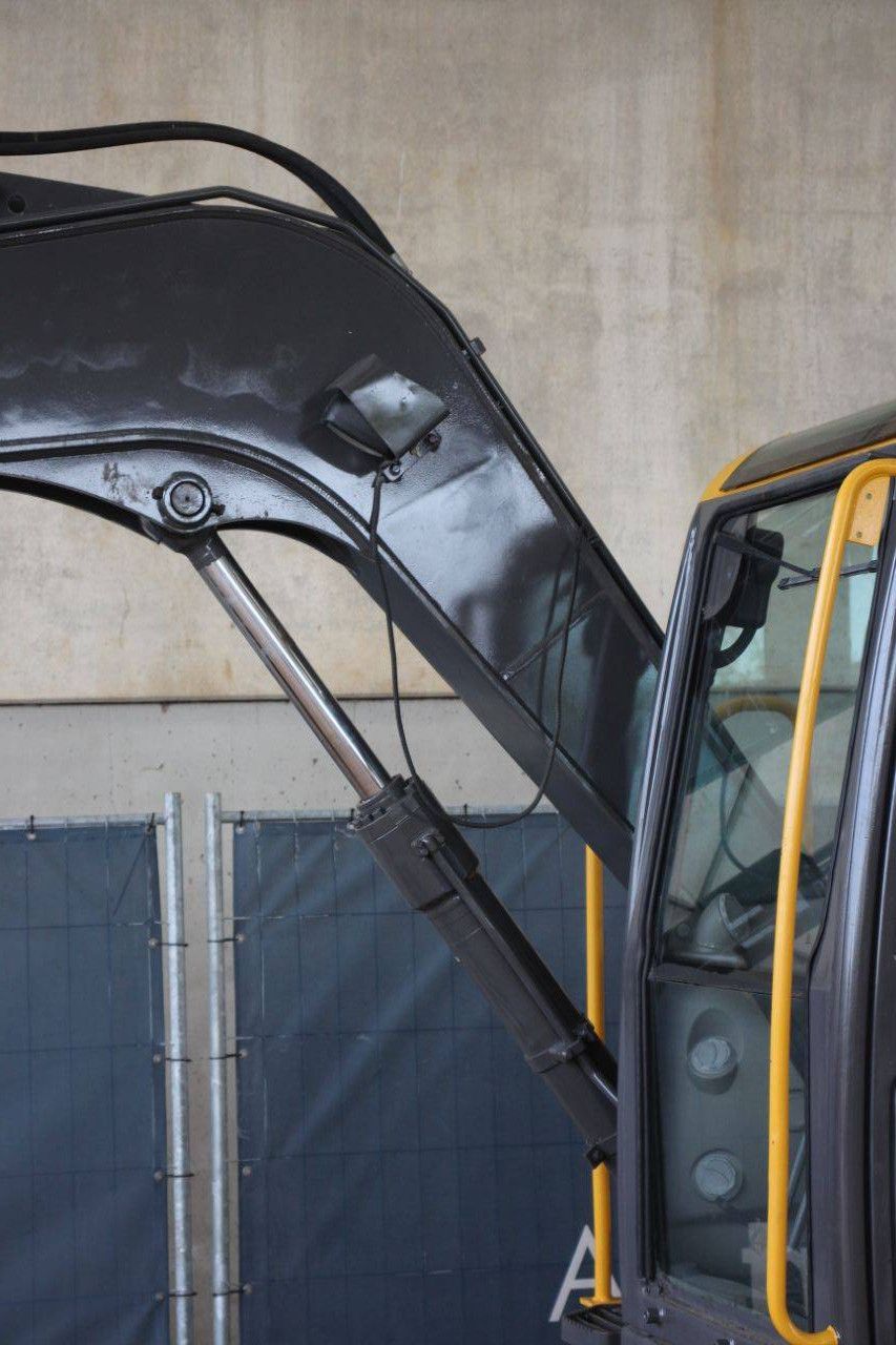 Rupsgraafmachine Volvo EC80D Diesel 42kW 2017
