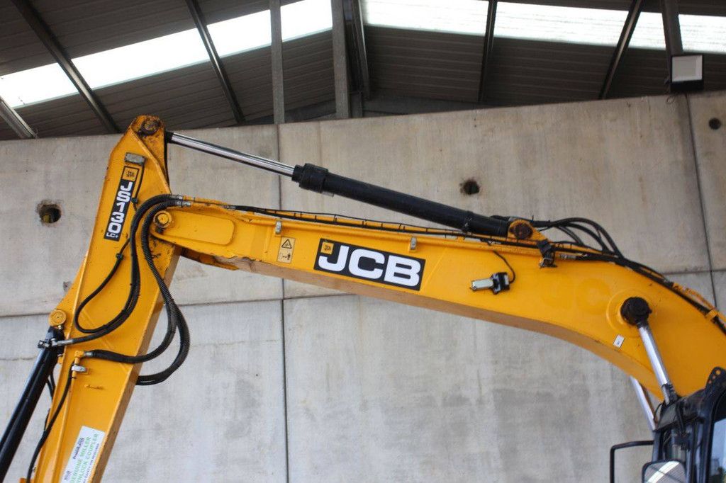 Raupenbagger JCB JS130LC Diesel 81kW 2019