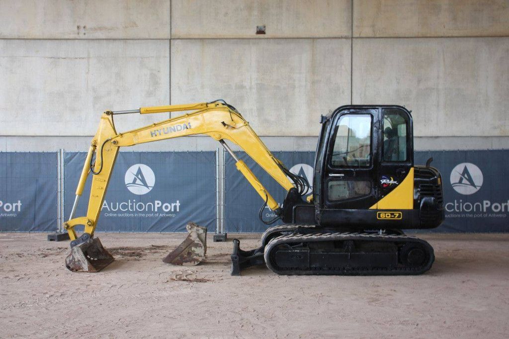 Crawler excavator Hyundai R60-7 Diesel 39.7kW 2013