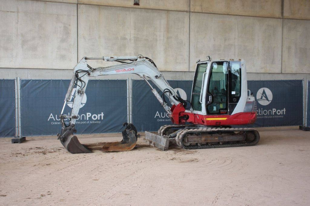 Raupenbagger Takeuchi TB250 Diesel 29,5 kW 2017