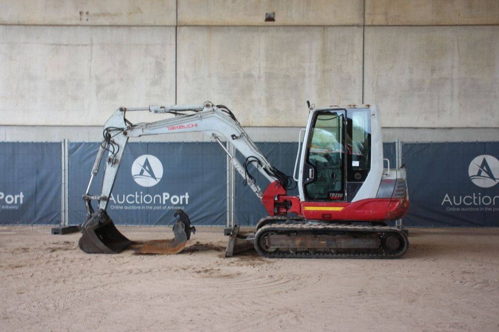 Raupenbagger Takeuchi TB250 Diesel 29,5 kW 2017