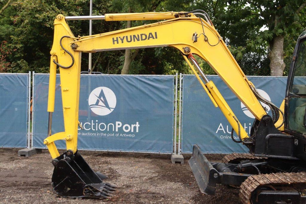 Hyundai R55-7 Diesel Crawler Excavator 2013