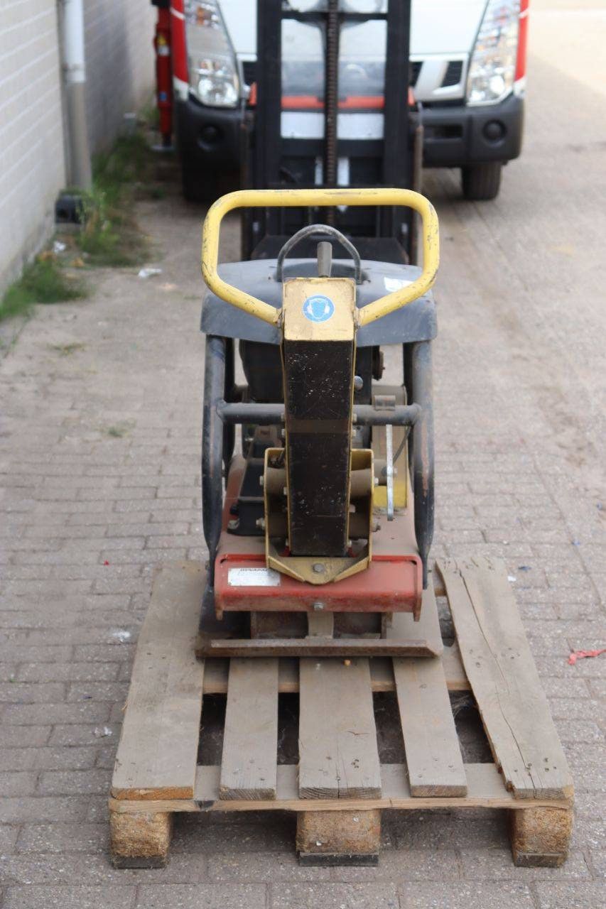 Vibrating plate Dynapac LG 200 Diesel 2009