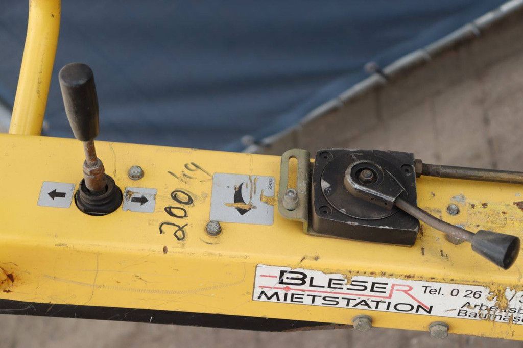 Vibrating plate Dynapac LG 200 Diesel 2009