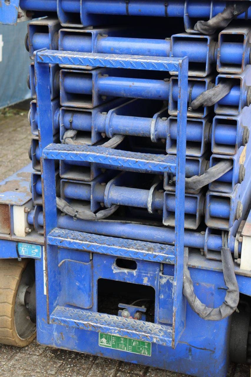 Scissor lift Airo XS7E Electric 8.0m 2012