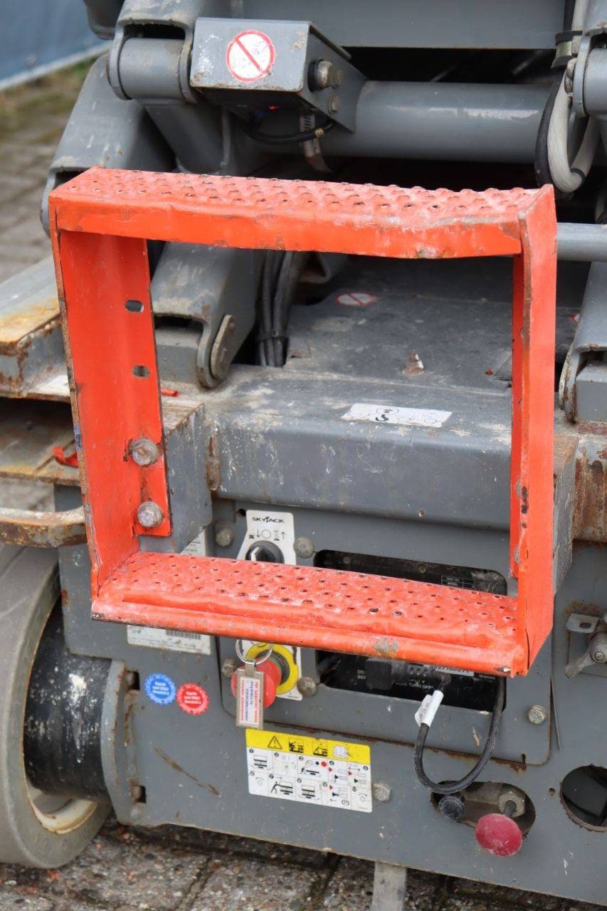 Scissor lift Skyjack SJ III3219 Electric 7.8m 2016