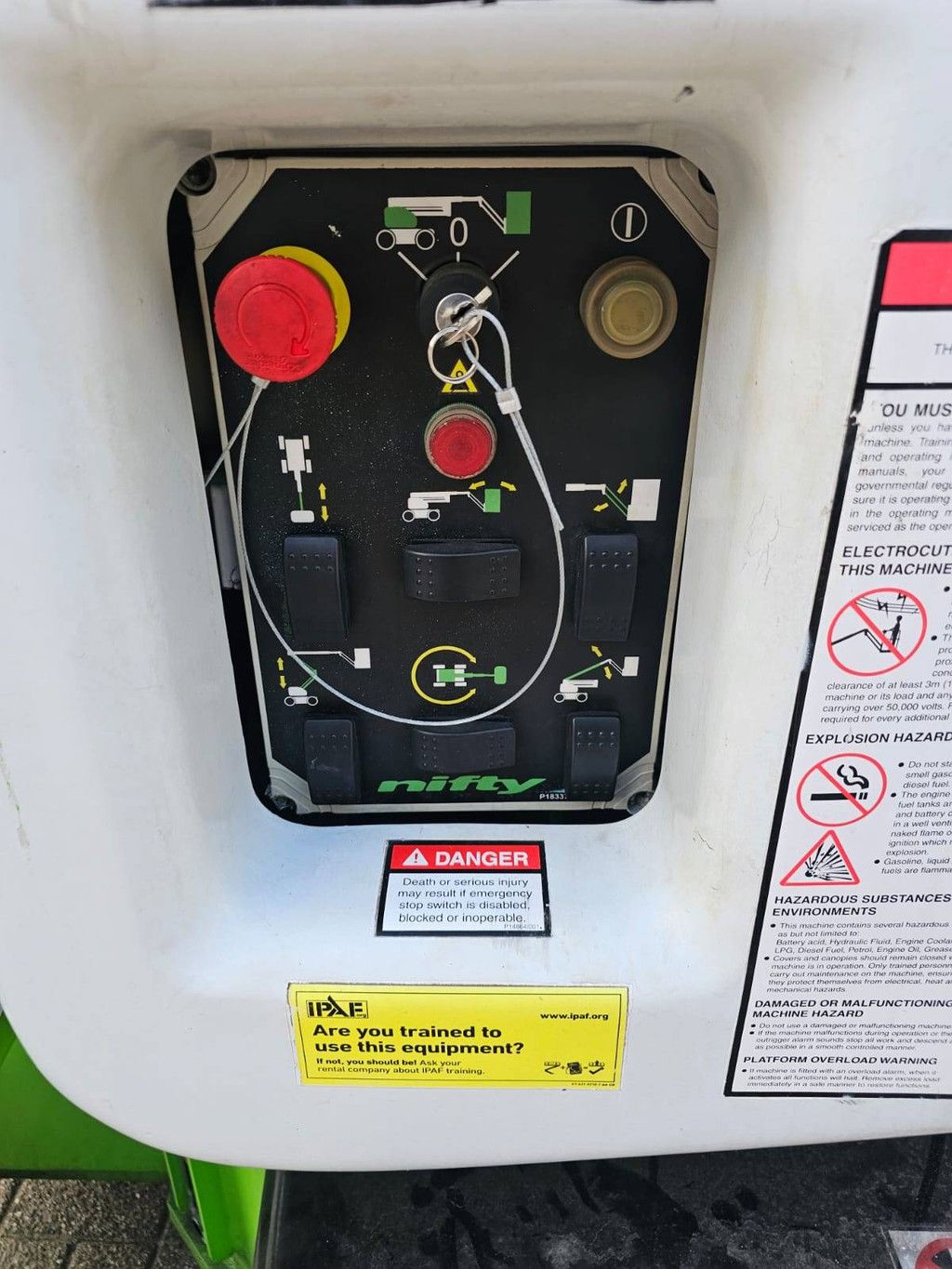 Nifty HR17 NDE Elektro+Diesel 17,2 m Gelenkteleskoparbeitsbühne 2012