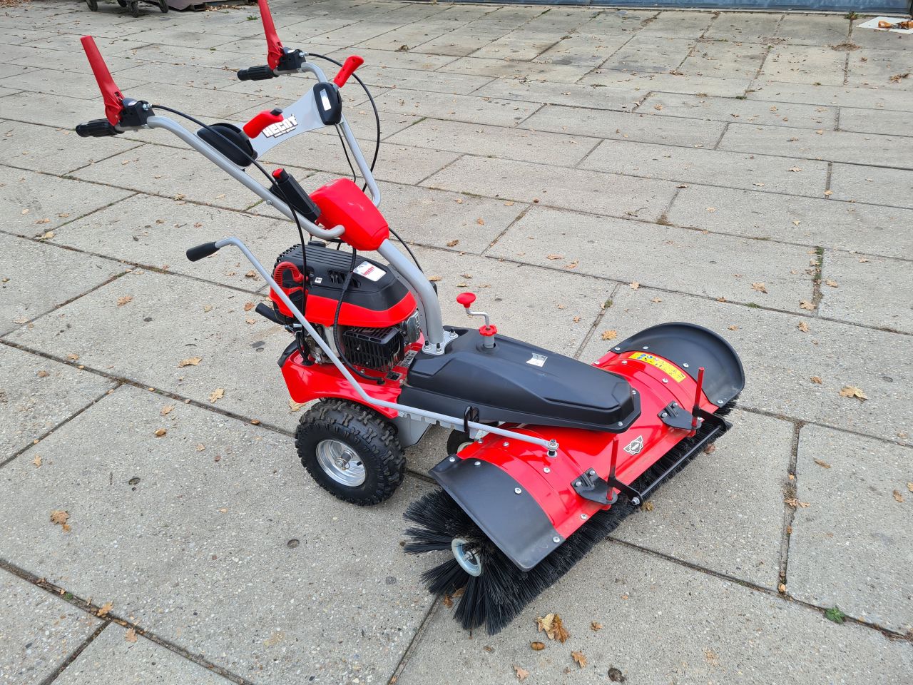 Hecht 8101 S veegmachine met opvangbak elektrisch gestart.