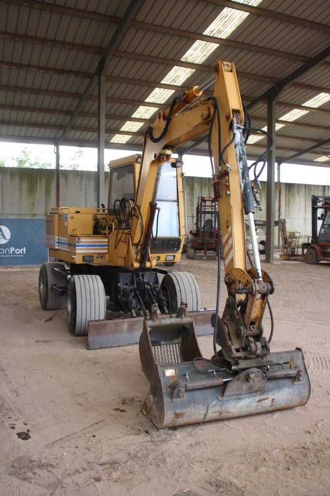 Wheeled excavator Etec EHS 308 Diesel 1994