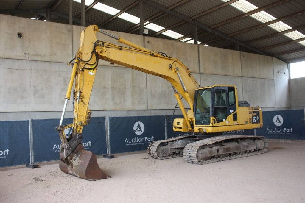 Crawler excavator Komatsu PC210LC-8 Diesel 116kW 2011