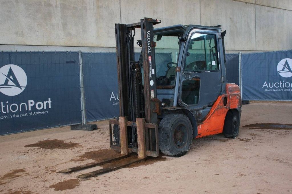 Gabelstapler Toyota 06686GF30 Treibgas 3000kg 3,3m 2017