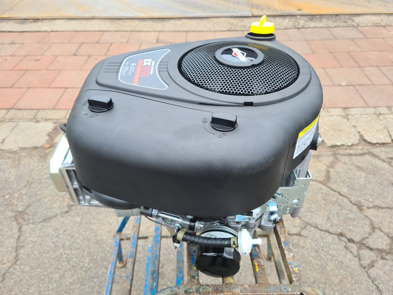 Nieuwe Briggs & Stratton B&S zitmaaier motor 15.5 pk.