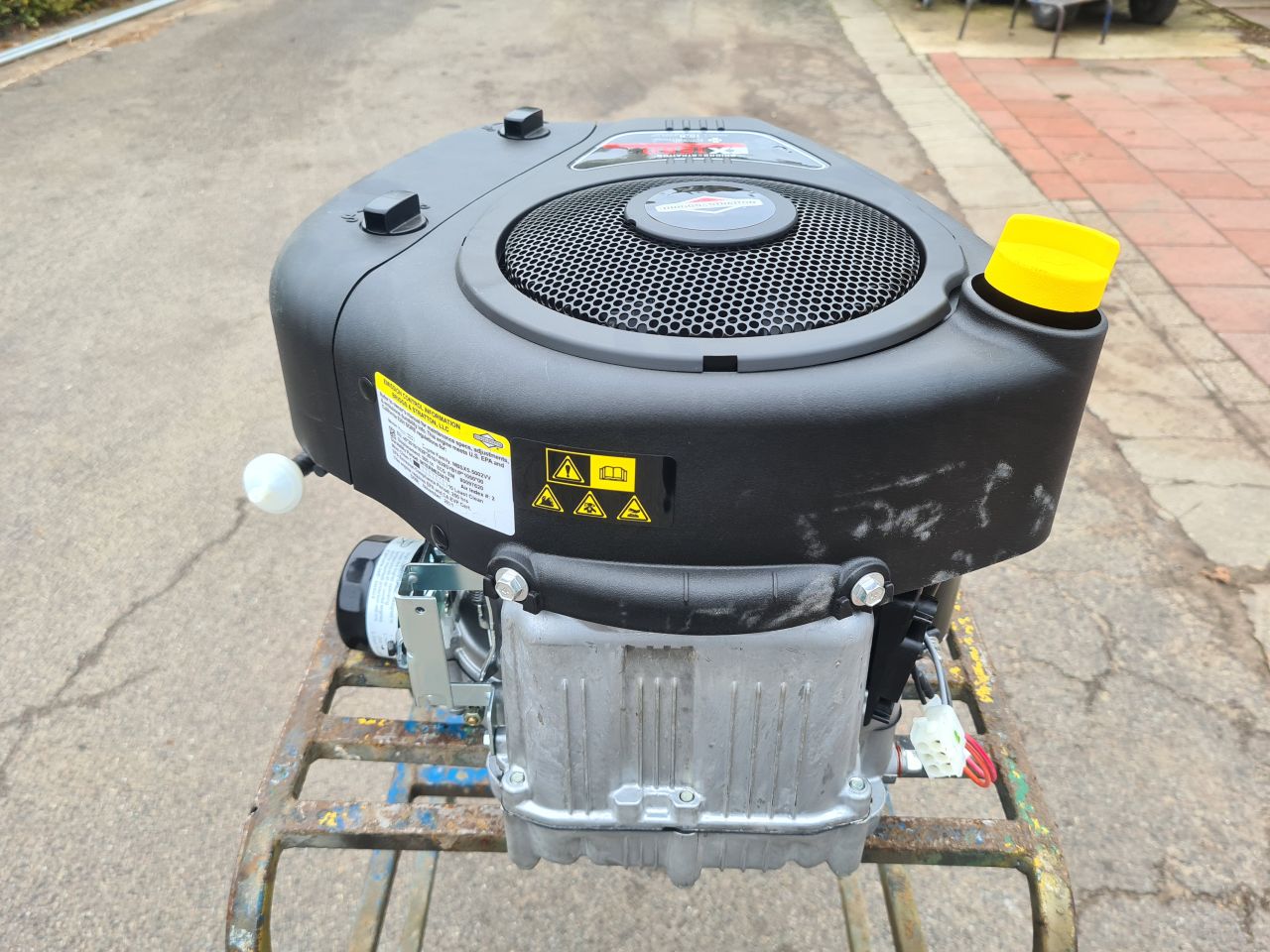 Nieuwe Briggs & Stratton B&S zitmaaier motor 15.5 pk.