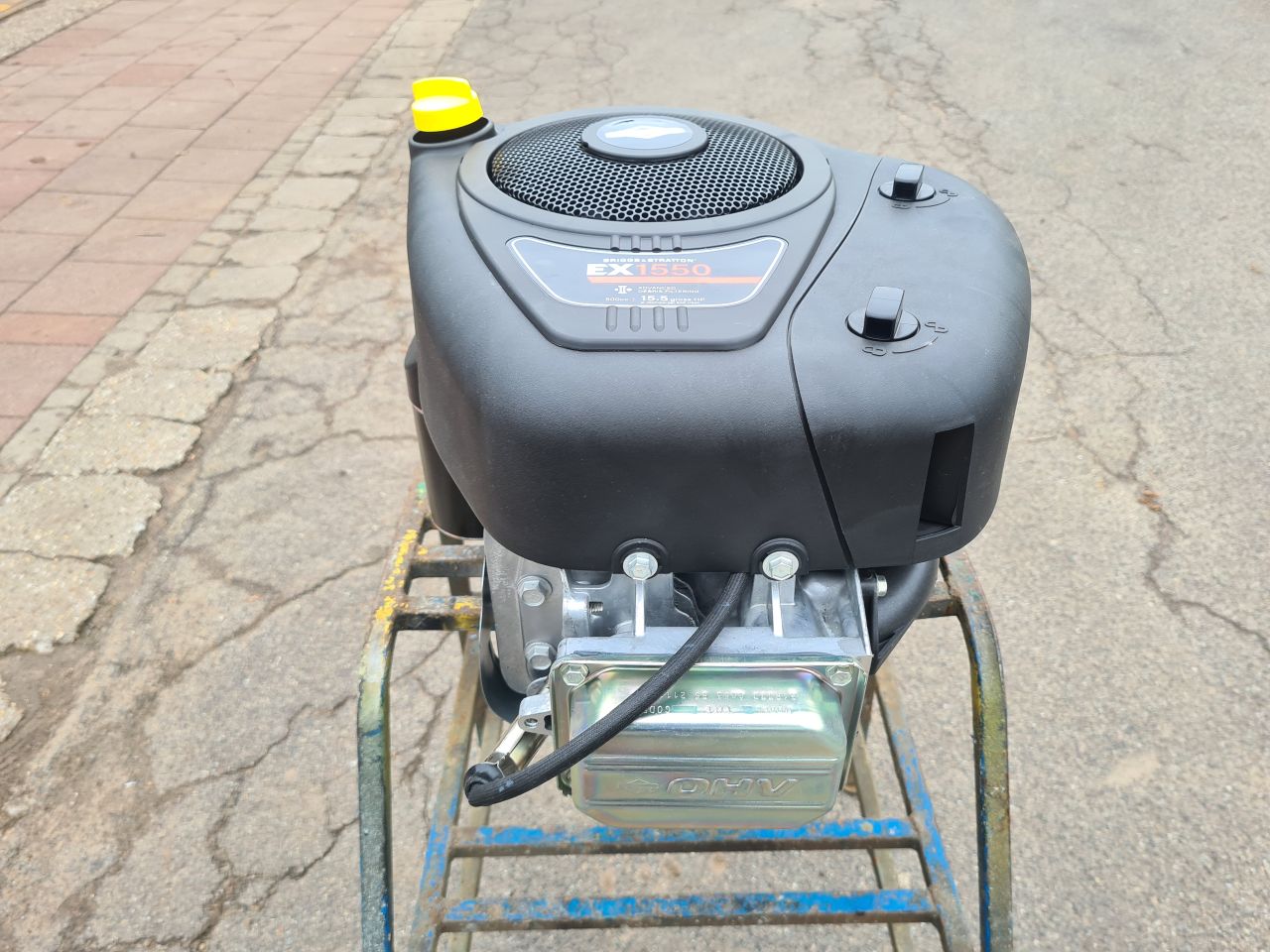 Nieuwe Briggs & Stratton B&S zitmaaier motor 15.5 pk.