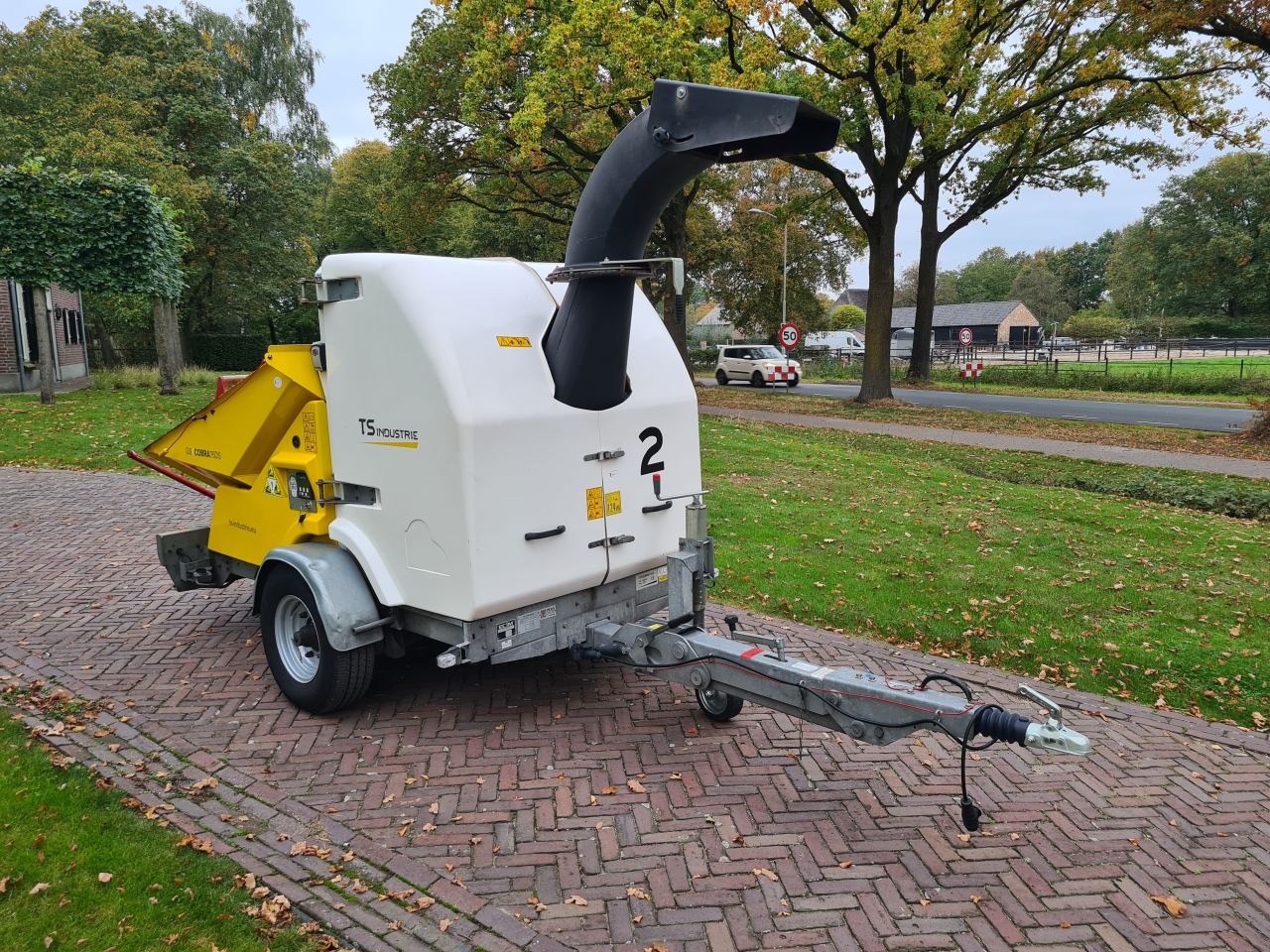 Hout versnipperaar hakselaar schredder TS Industrie Cobra 75.