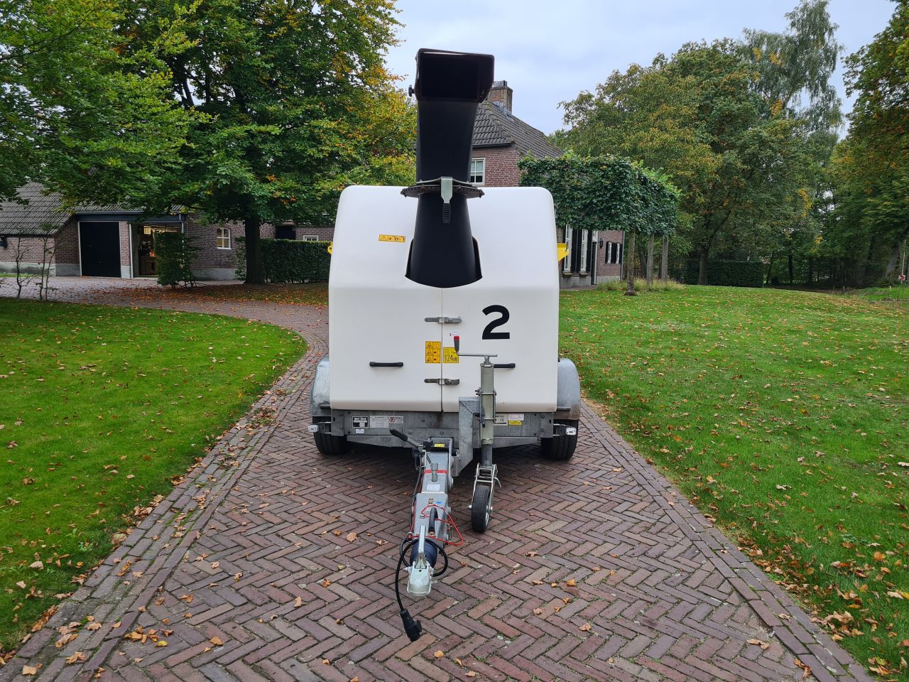 Hout versnipperaar hakselaar schredder TS Industrie Cobra 75.