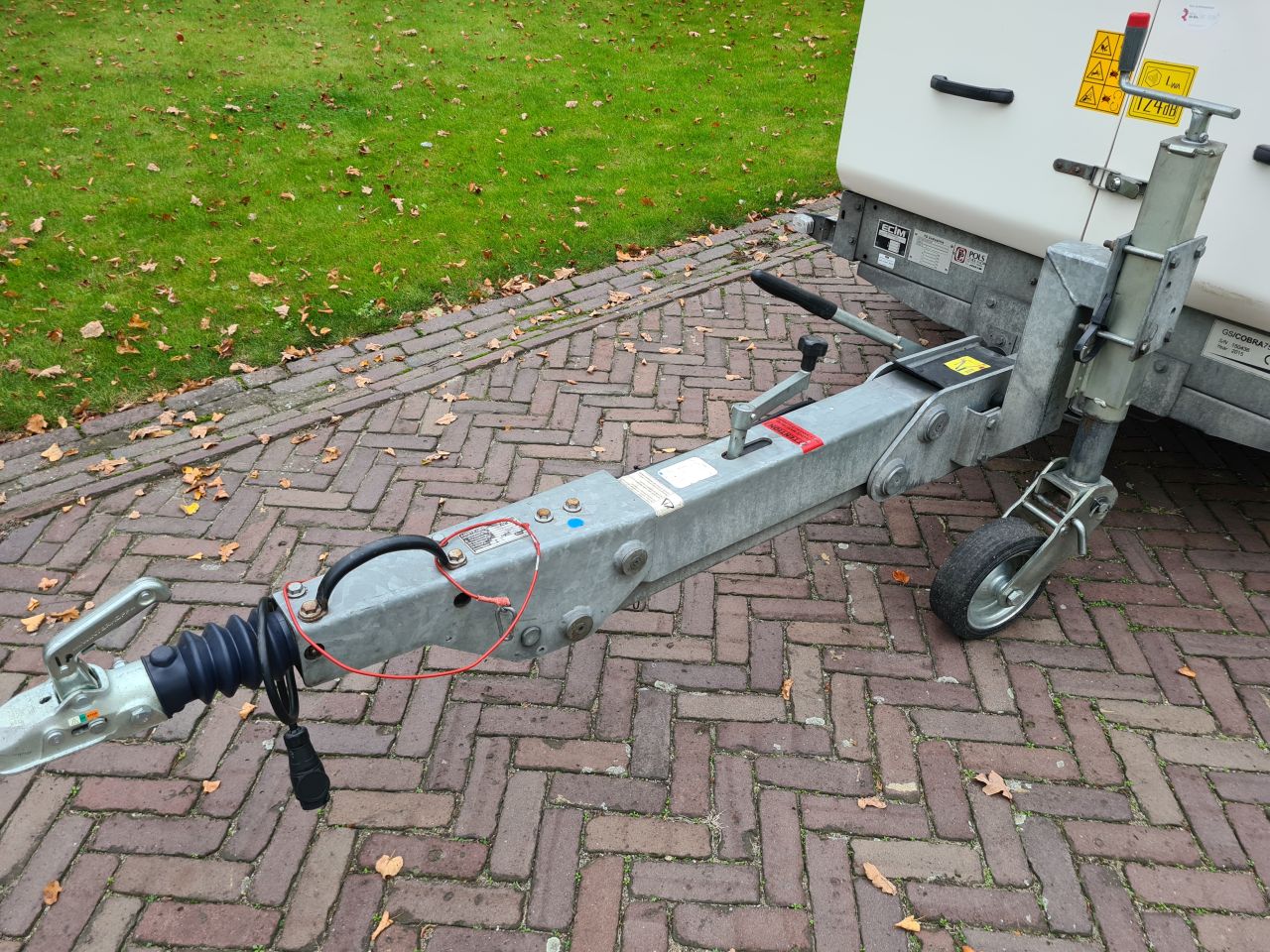 Hout versnipperaar hakselaar schredder TS Industrie Cobra 75.