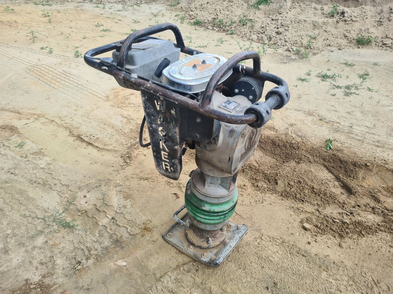 Wacker stamper trilplaat.