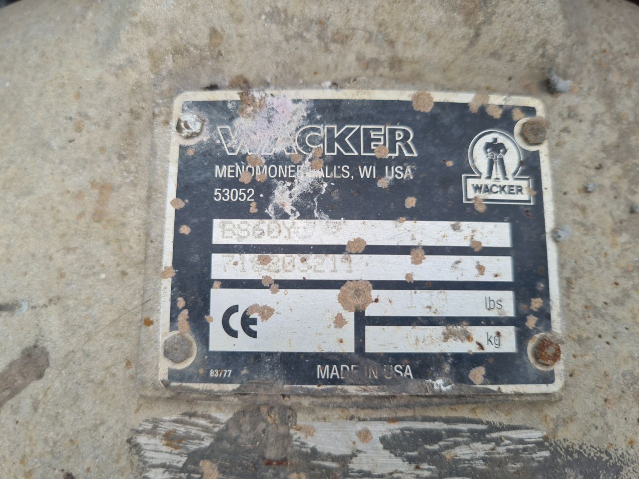 Wacker stamper trilplaat.