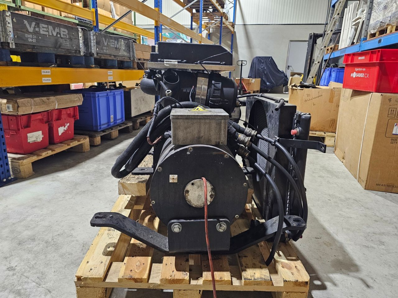 Perkins 404D-22 Met Aggregaat en omvormer