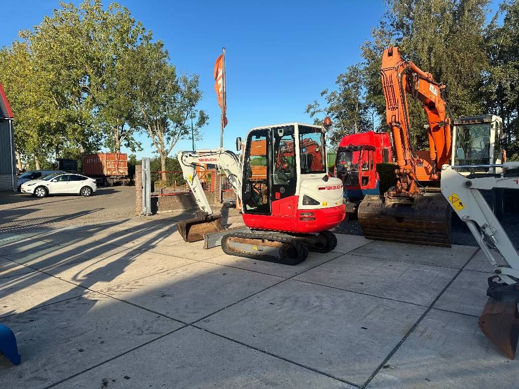 Takeuchi TB 230