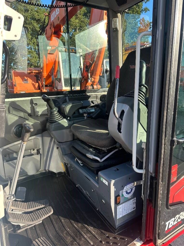 Takeuchi TB 230