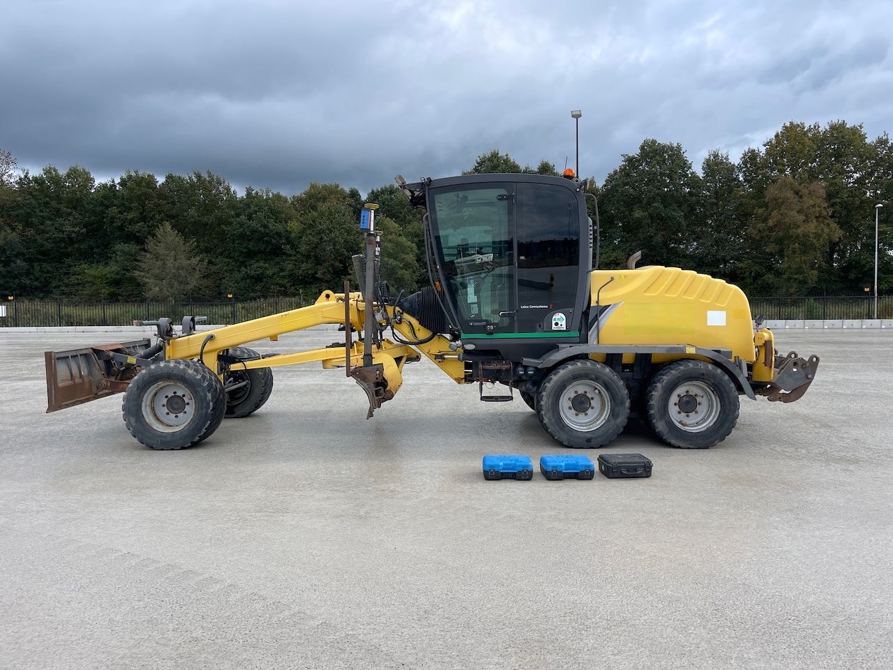 New Holland F106.7A 6x6 Grader + GPS