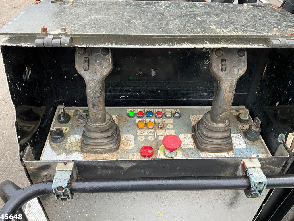 Mercedes-Benz Axor 1828 GSR 32 Meter hoogwerker met Jib