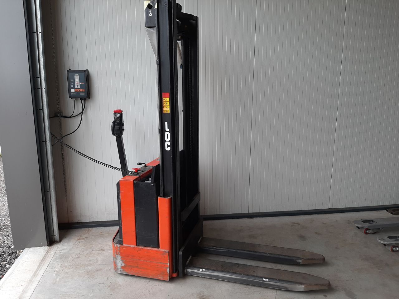 Loc elektrische stapelaar 1200 kg 3300 mm