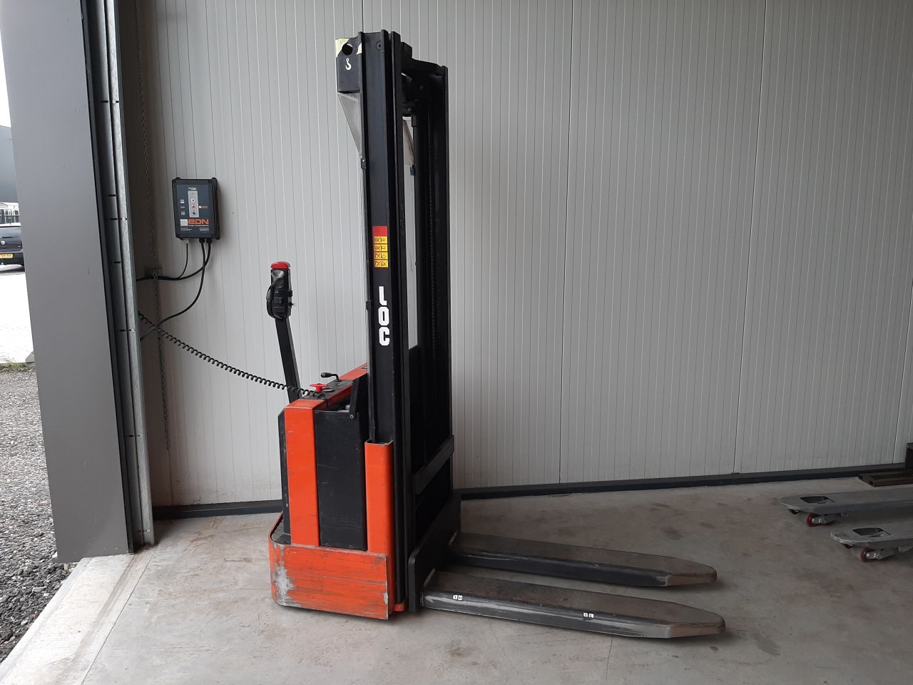 Loc elektrische stapelaar 1200 kg 3300 mm