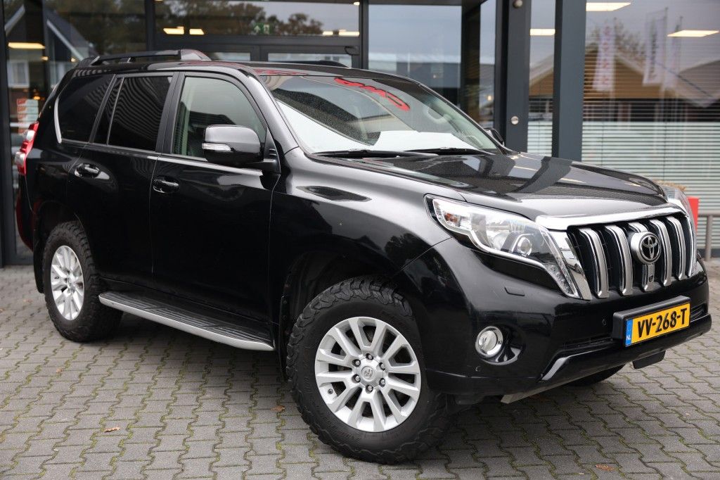 Toyota Landcruiser 150 2.8 D-4D 5DRS EXECUTIVE A/T VAN