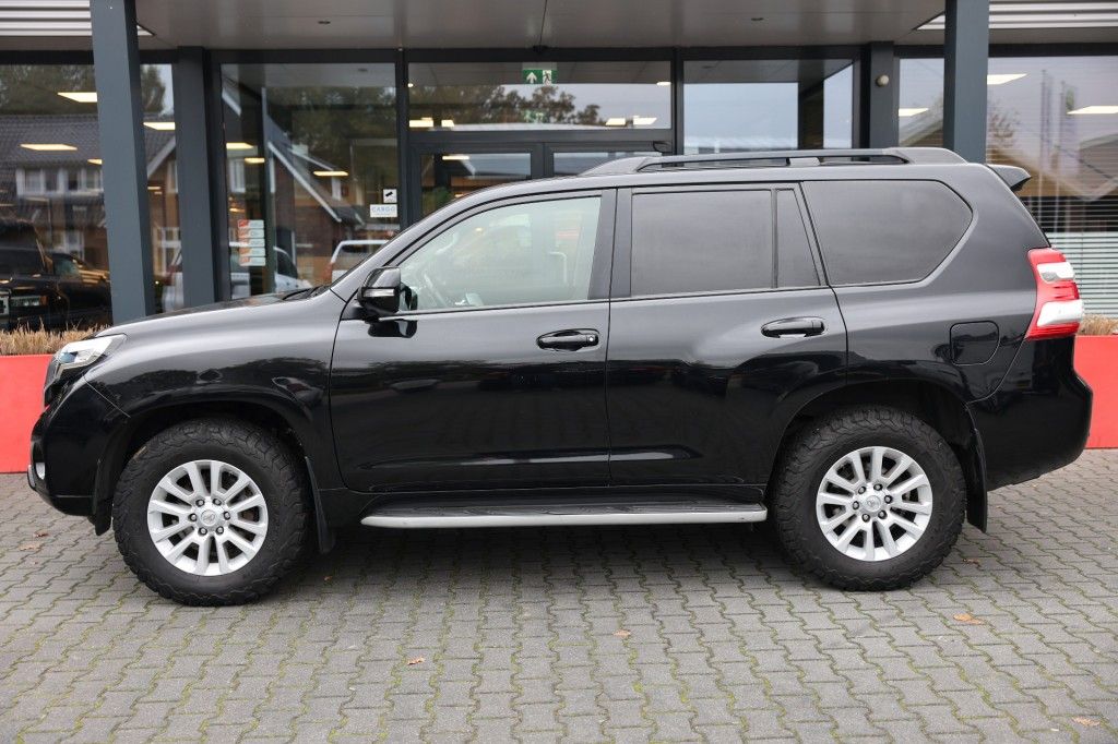 Toyota Landcruiser 150 2.8 D-4D 5DRS EXECUTIVE A/T VAN
