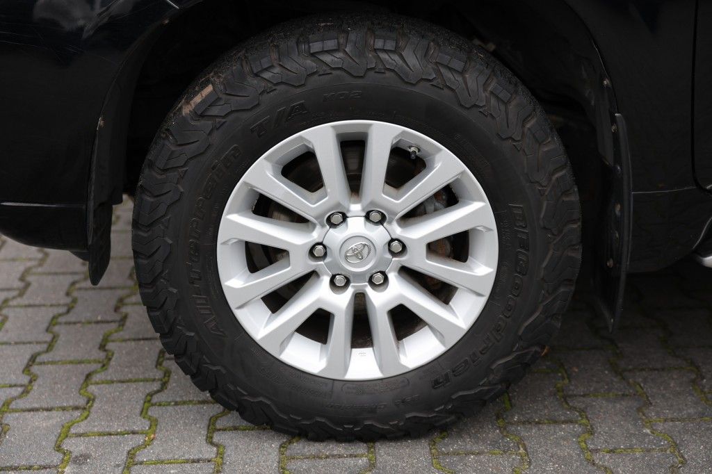 Toyota Landcruiser 150 2.8 D-4D 5DRS EXECUTIVE A/T VAN