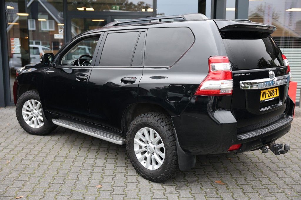 Toyota Landcruiser 150 2.8 D-4D 5DRS EXECUTIVE A/T VAN