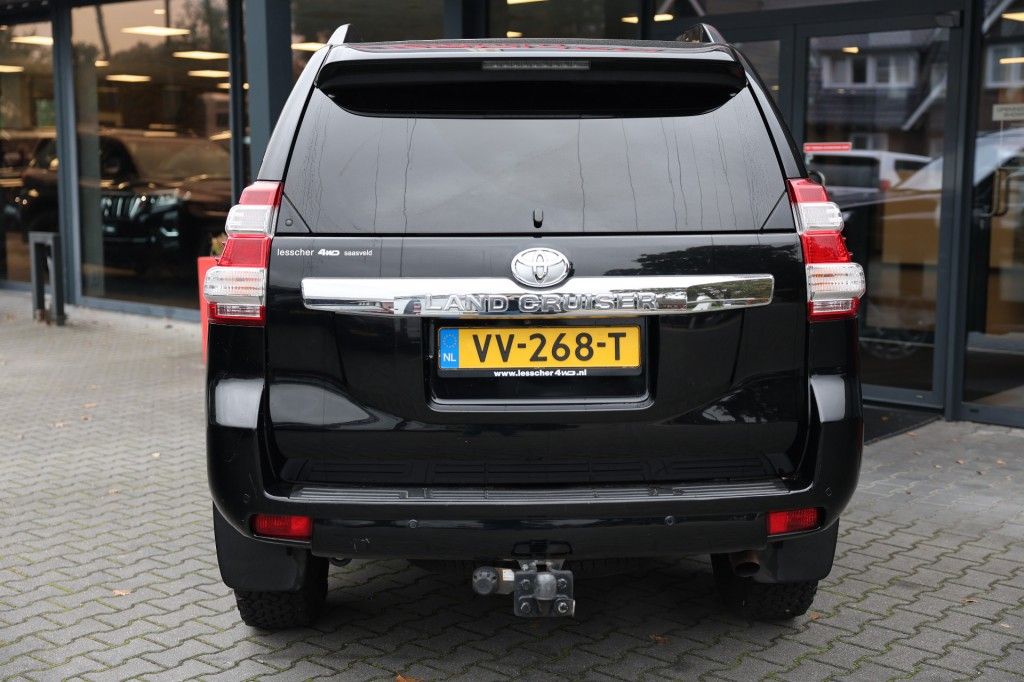 Toyota Landcruiser 150 2.8 D-4D 5DRS EXECUTIVE A/T VAN