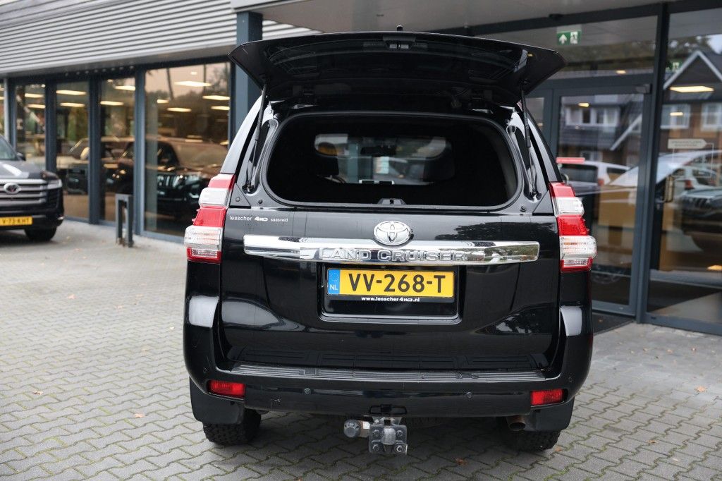 Toyota Landcruiser 150 2.8 D-4D 5DRS EXECUTIVE A/T VAN