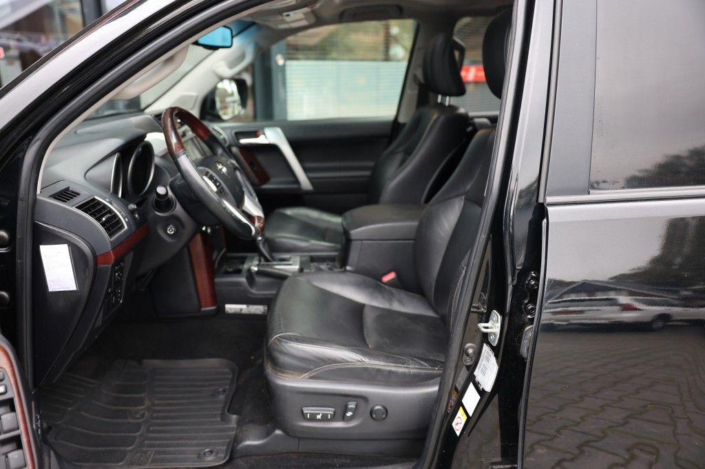 Toyota Landcruiser 150 2.8 D-4D 5DRS EXECUTIVE A/T VAN