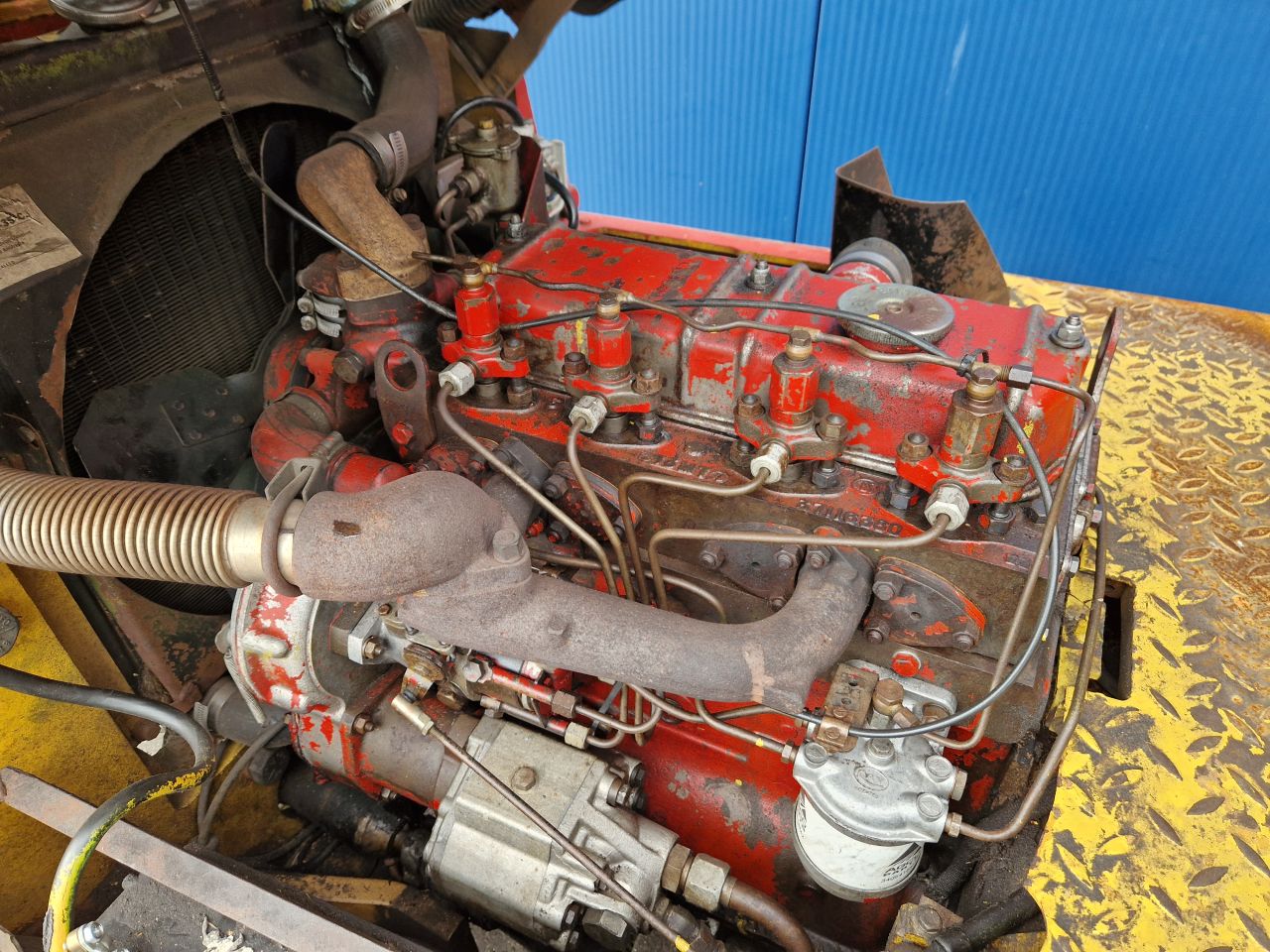 HYSTER H50 HEFTRUCK DIESEL 2.5 TONS ( MOTOR DEFECT )