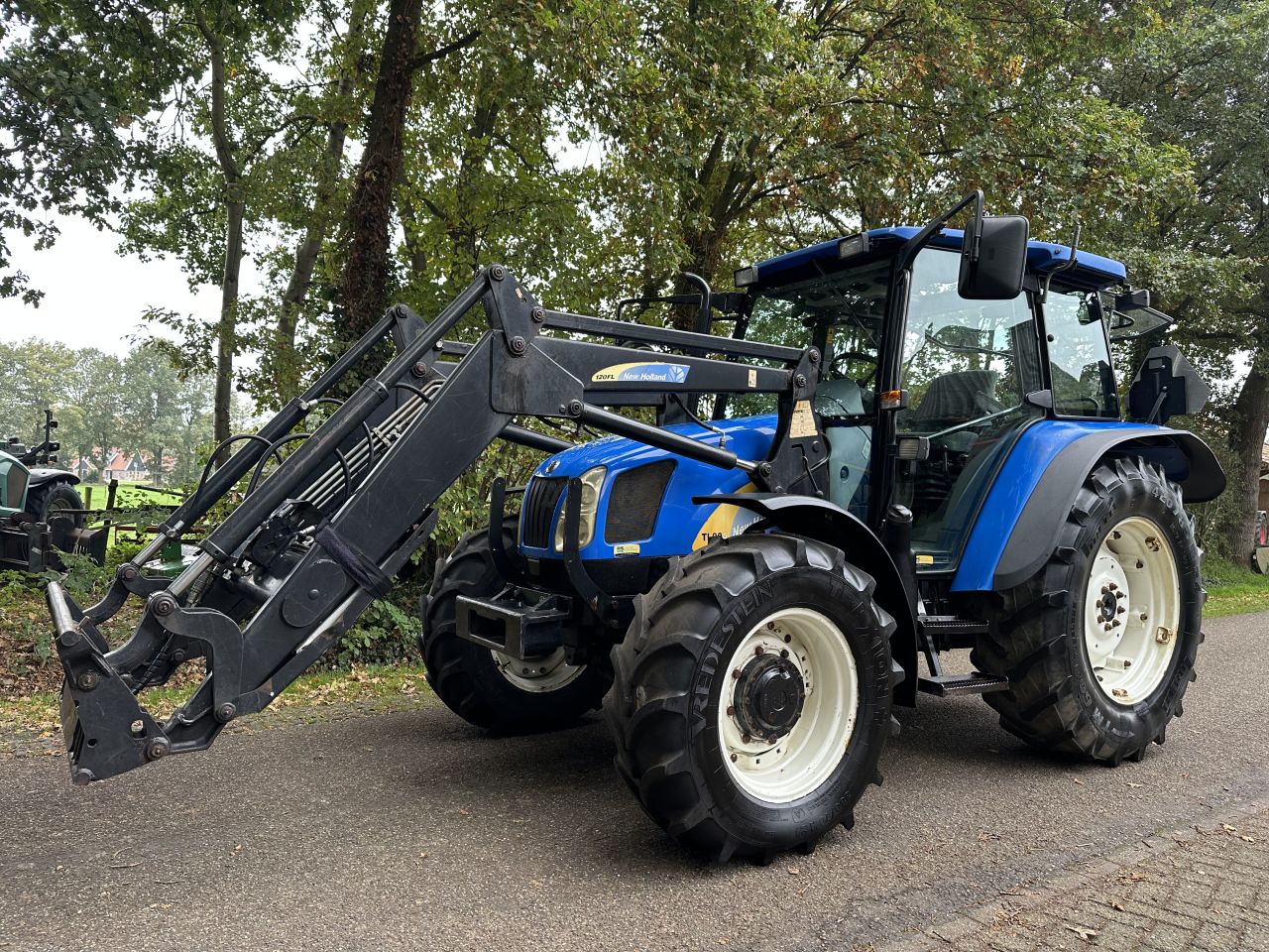 New Holland TL90A