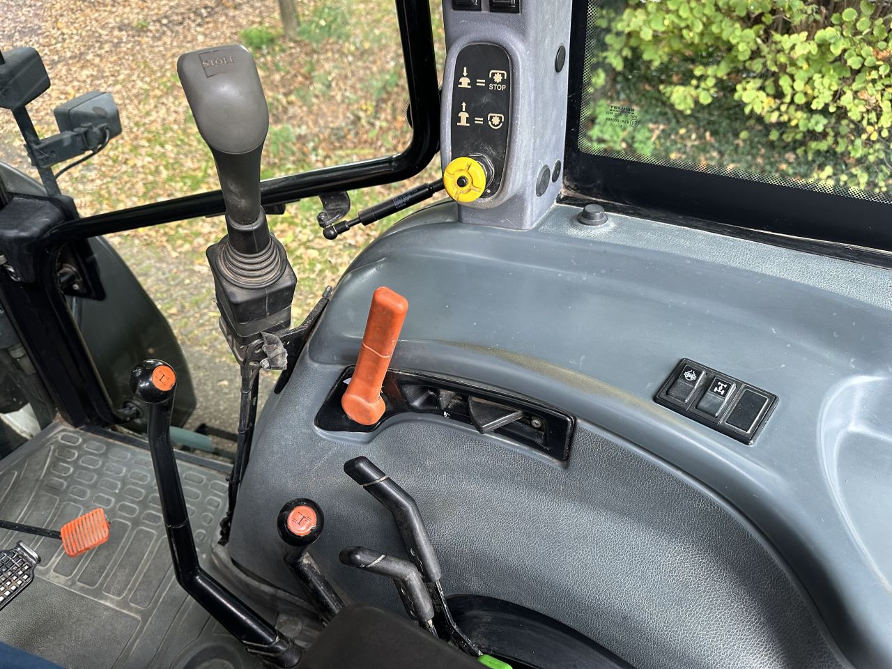 New Holland TL90A