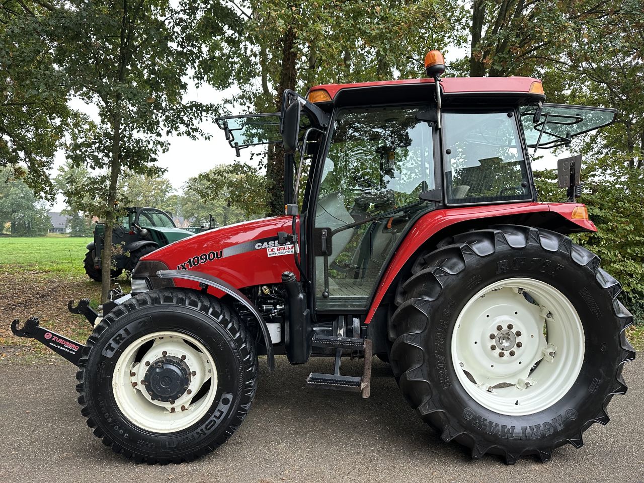 Case JX 1090U
