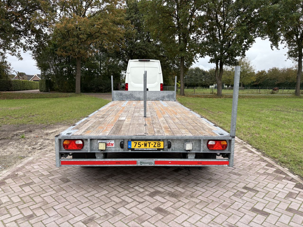 Iveco Daily bus en schamelwagen 6.310 kg laadvermogen