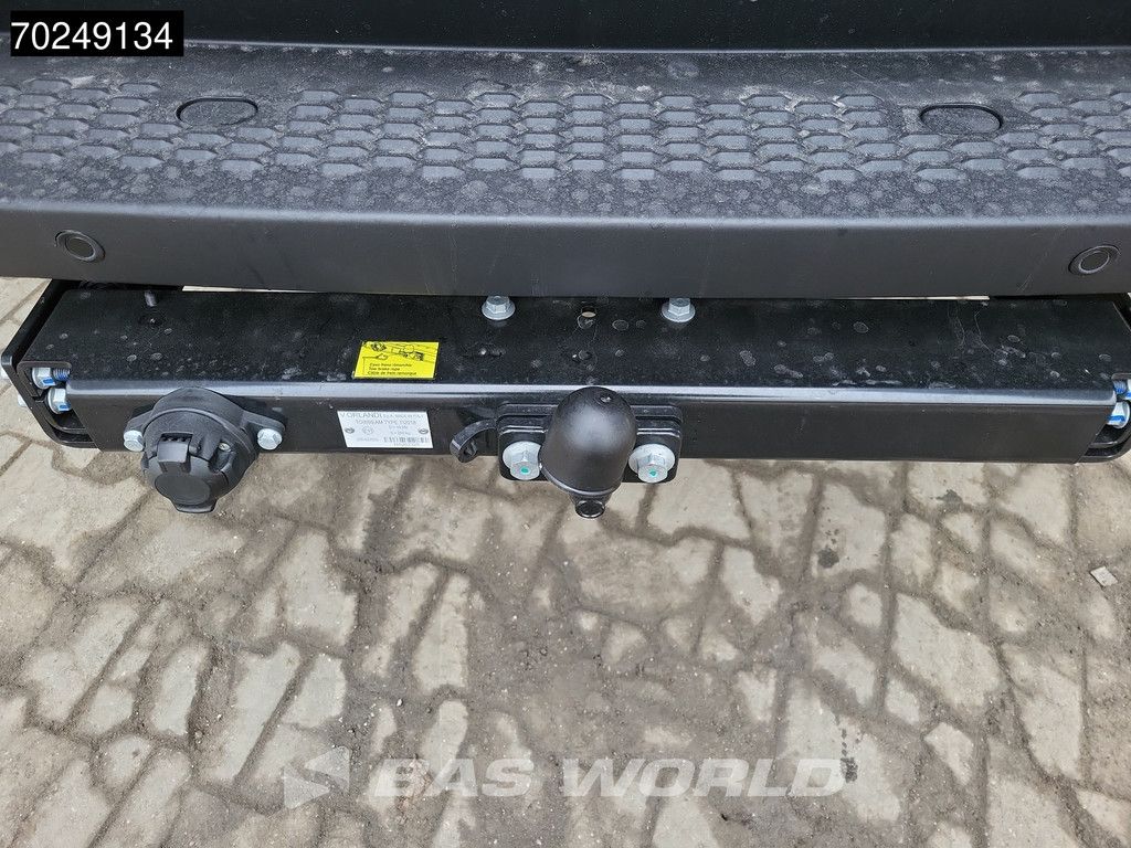 Iveco Daily 35C21 Uniek! 3.0L Automaat Laag Dak L2H1 3,5t Trekhaak LED ACC Navi Camera Parkeersensoren CarPlay Euro6 L2 8m3 A/C Towbar