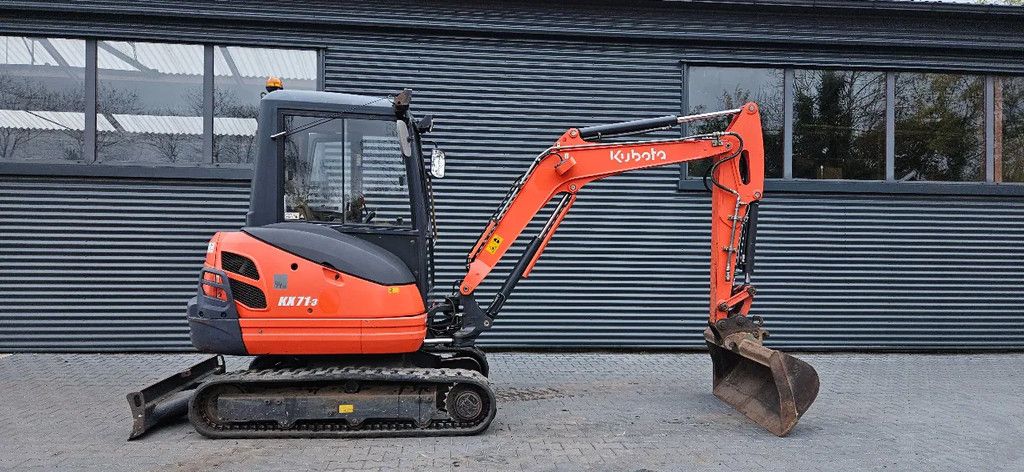 Kubota KX71-3