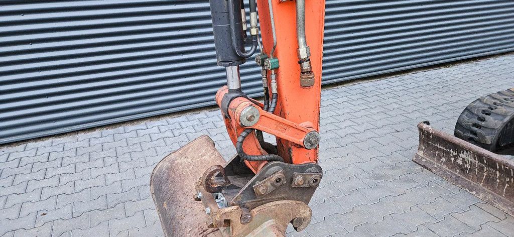 Kubota KX71-3