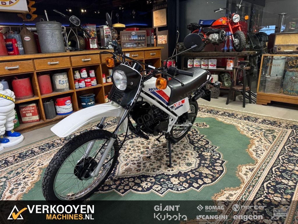 1981 Honda MT-8 Wit NOS KN202