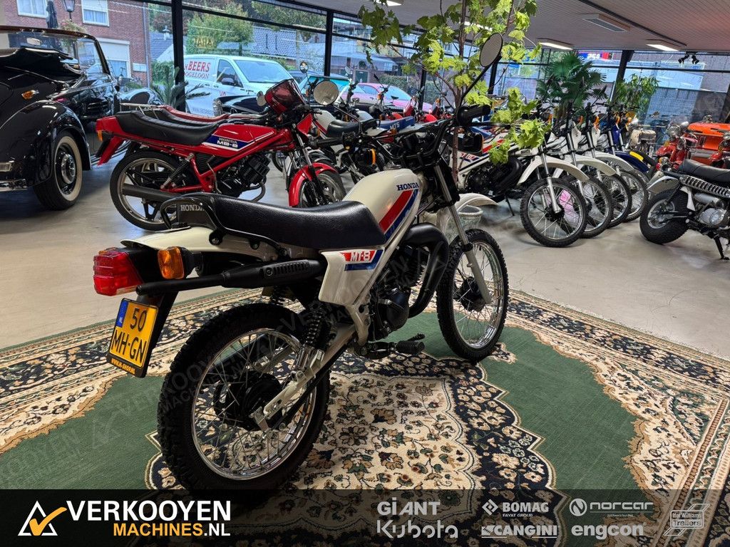 1981 Honda MT-8 Wit NOS KN202