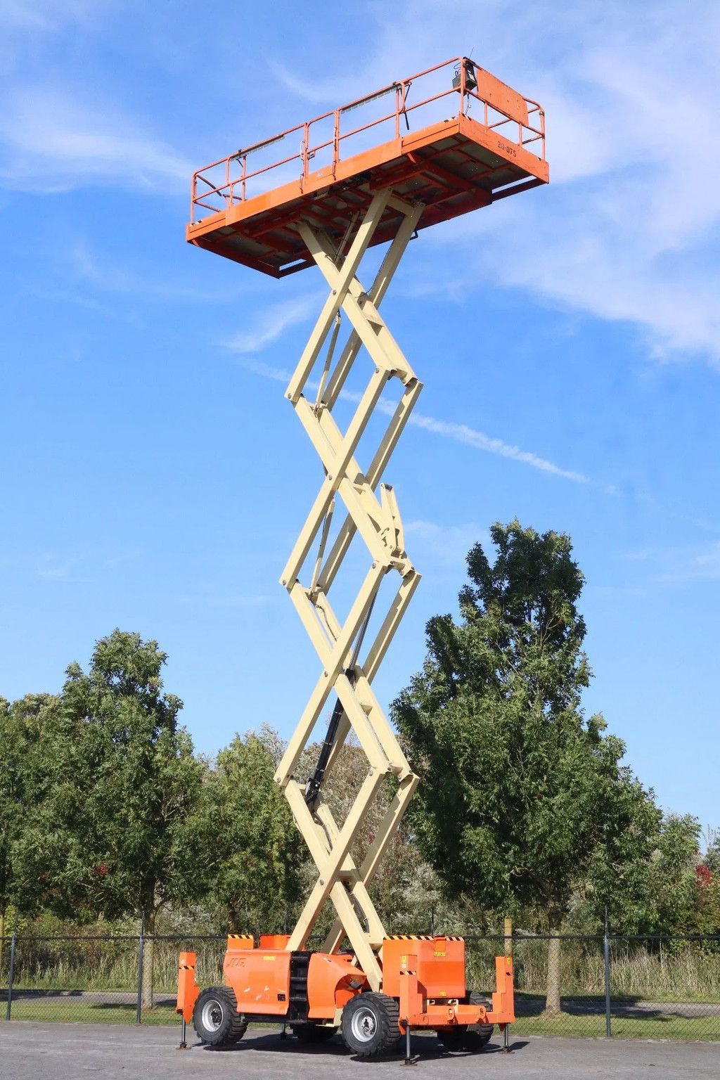 JLG 4394 RT MEGA DECK | 15 METER | 680 KG