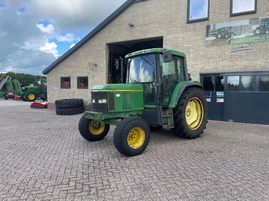 John Deere 6100